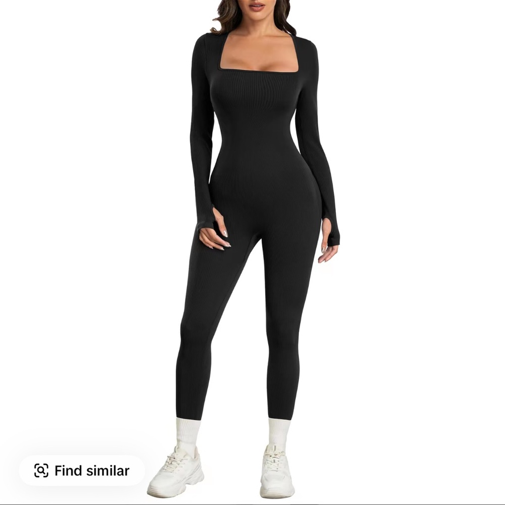 Black Leggings with Sleek Tapered Fit